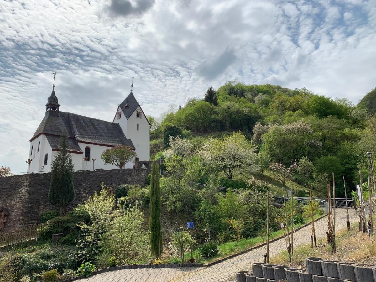 Wein Und Gastehaus Scheid Hotell Sankt Aldegund Exteriör bild